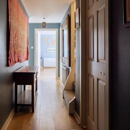 Stylish 3 Bedroom Apartment Near Hollyrood Park إدنبرة المظهر الخارجي الصورة